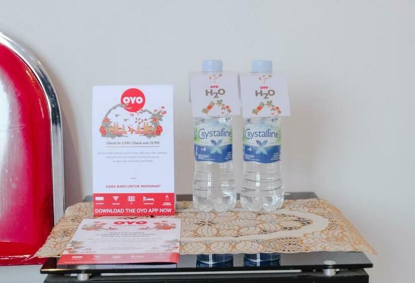 Hotell Alice S Homestay Near Unej, Stasiun And Alun Alun Syariah