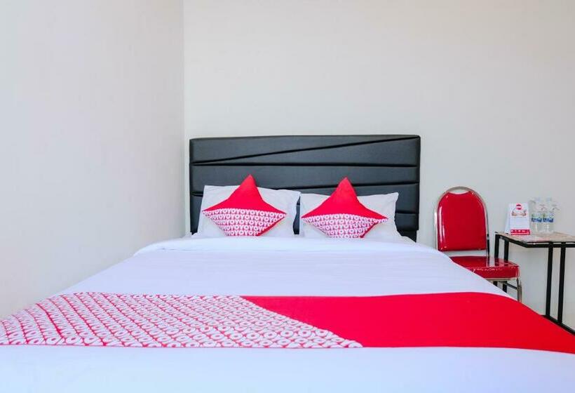 Hotell Alice S Homestay Near Unej, Stasiun And Alun Alun Syariah