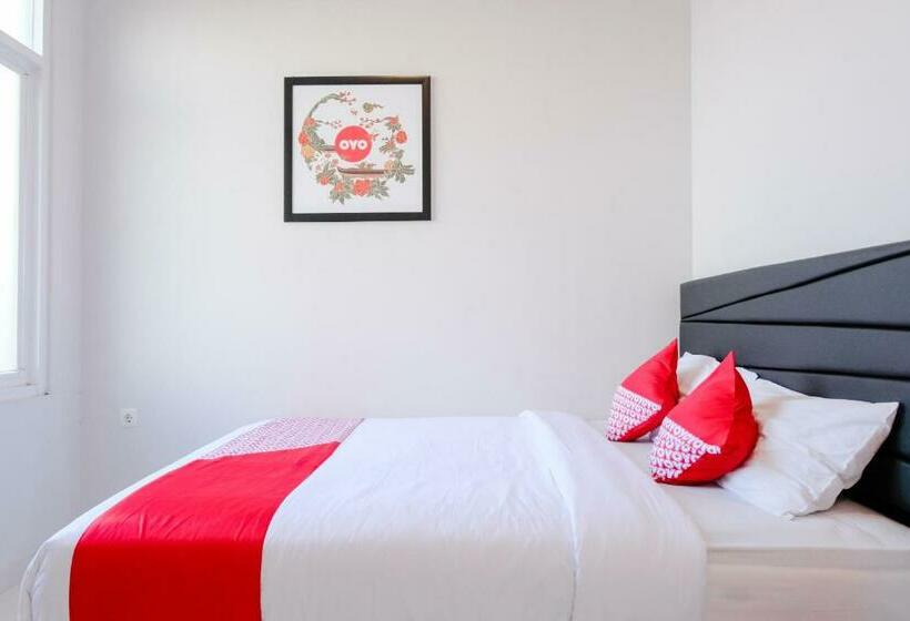 Hotell Alice S Homestay Near Unej, Stasiun And Alun Alun Syariah