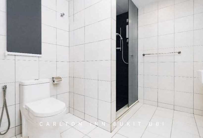 בית מלון כפרי Carlton Inn Bukit Ubi
