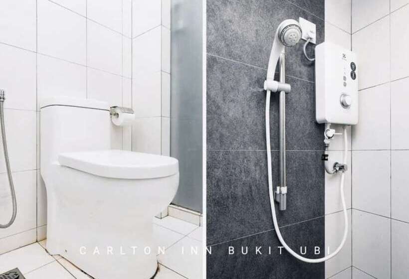 בית מלון כפרי Carlton Inn Bukit Ubi