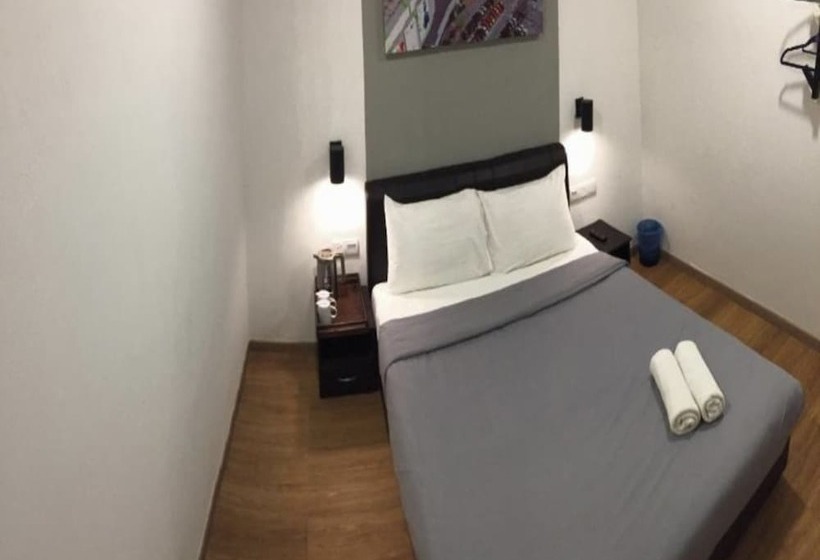 בית מלון כפרי Carlton Inn Bukit Ubi