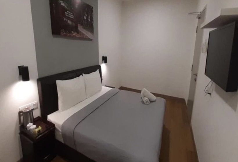 בית מלון כפרי Carlton Inn Bukit Ubi