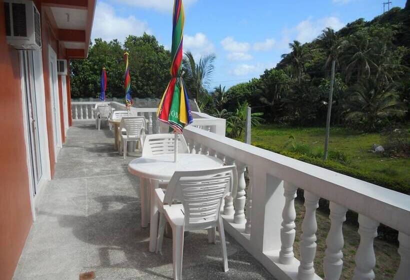 בית מלון כפרי Dive Batanes Lodge And Restaurant