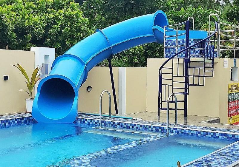 בית מלון כפרי Dive Batanes Lodge And Restaurant