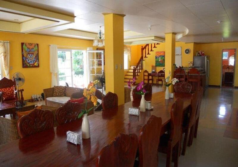 בית מלון כפרי Dive Batanes Lodge And Restaurant