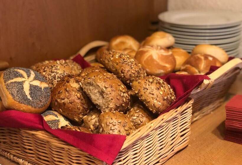 Отель Frankischer Hof