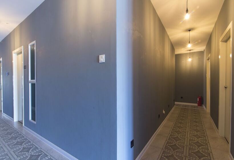 Отель Lea Guest House & Cafe Lukut