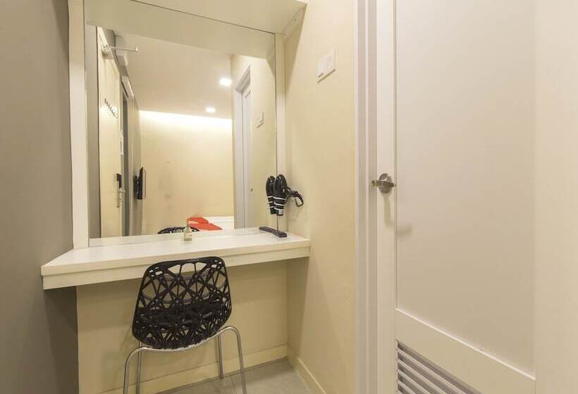 Отель Lea Guest House & Cafe Lukut