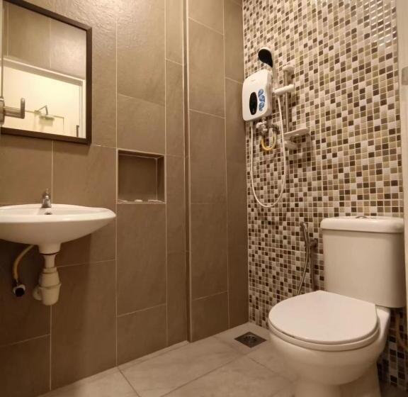 Отель Lea Guest House & Cafe Lukut