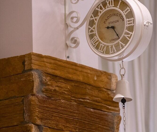 Отель Lighthouse