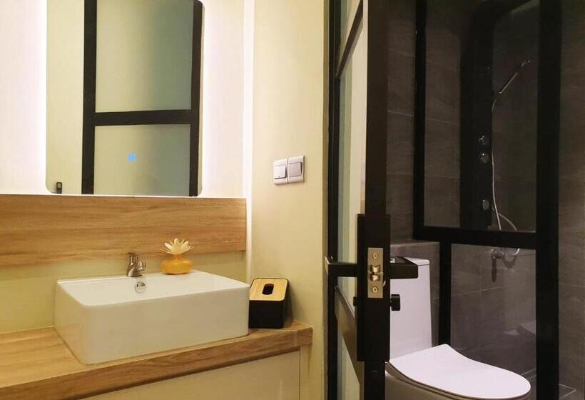 בית מלון כפרי Oikos Poshtel