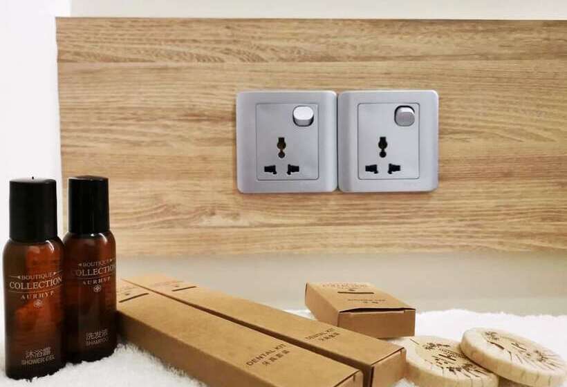 בית מלון כפרי Oikos Poshtel