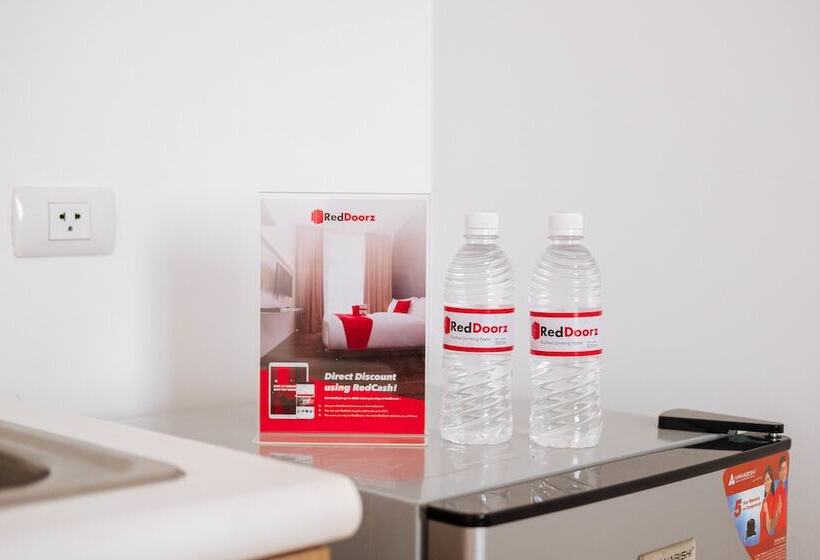 酒店 Reddoorz @ Amaia Skies Avenida