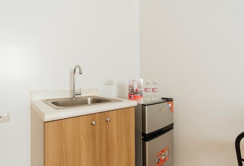 酒店 Reddoorz @ Amaia Skies Avenida