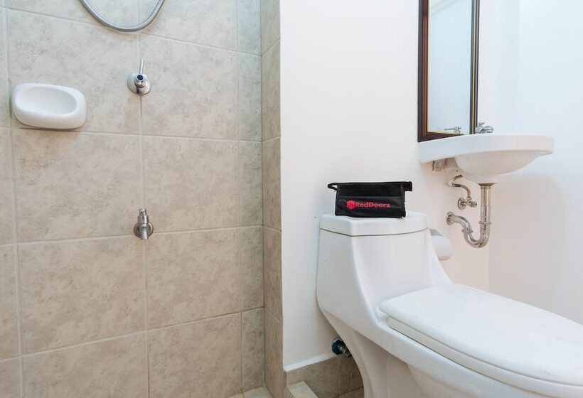 酒店 Reddoorz @ Amaia Skies Avenida