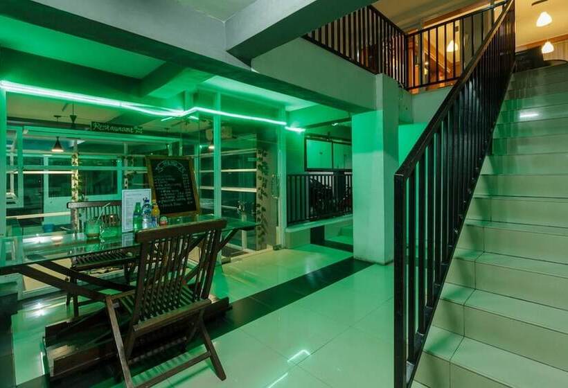 酒店 Reddoorz Premium @ Ampera Raya 2