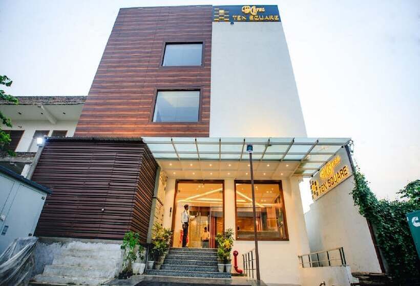 هتل Ten Square, India