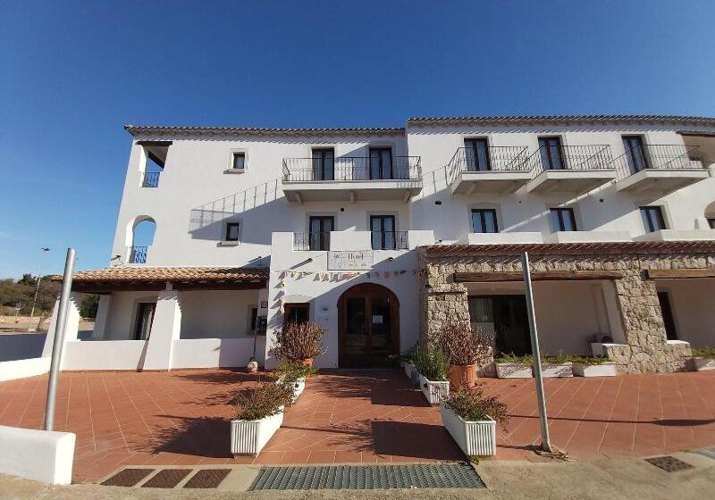 بنسيون Il Faro Di Molara