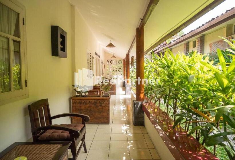 펜션 Monginsidi Guest House Syariah Malioboro Yogyakarta Mitra Reddoorz