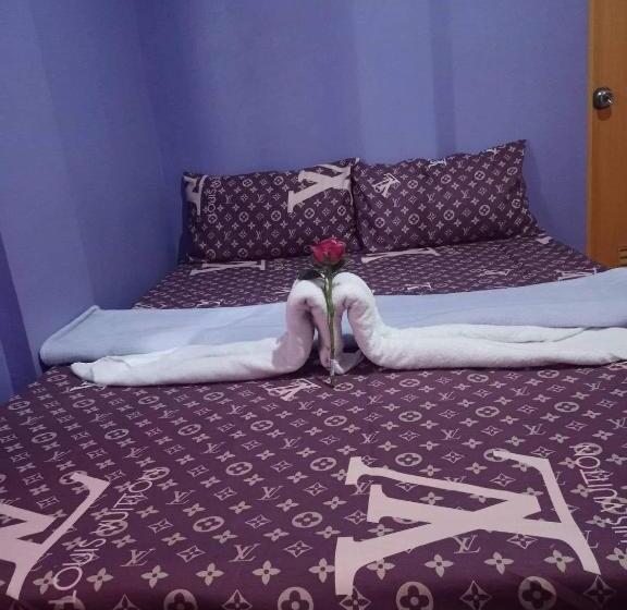 פנסיון Purple Guesthouse