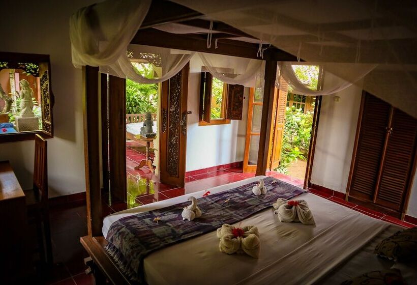 פנסיון Rare Angon Homestay