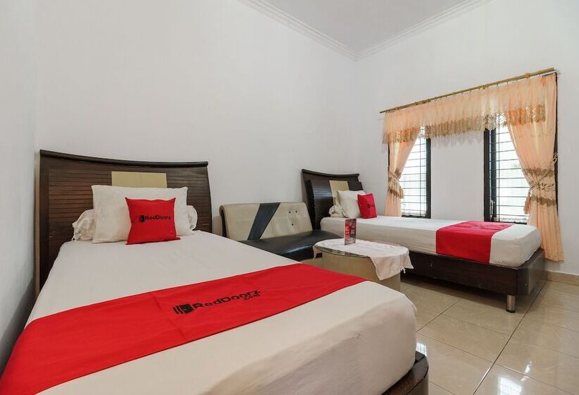 بنسيون Reddoorz Near Jalan Mayjen Sutoyo Bengkulu