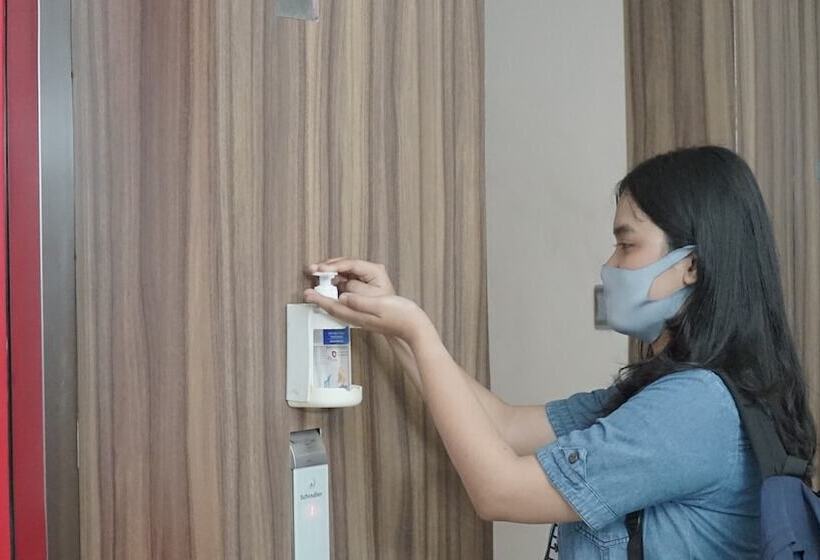 Пансион Reddoorz Near Jogja City Mall 3