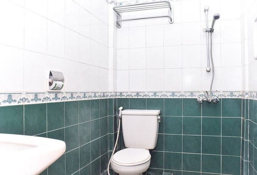 膳宿费 Reddoorz Near Kampung Warna Warni