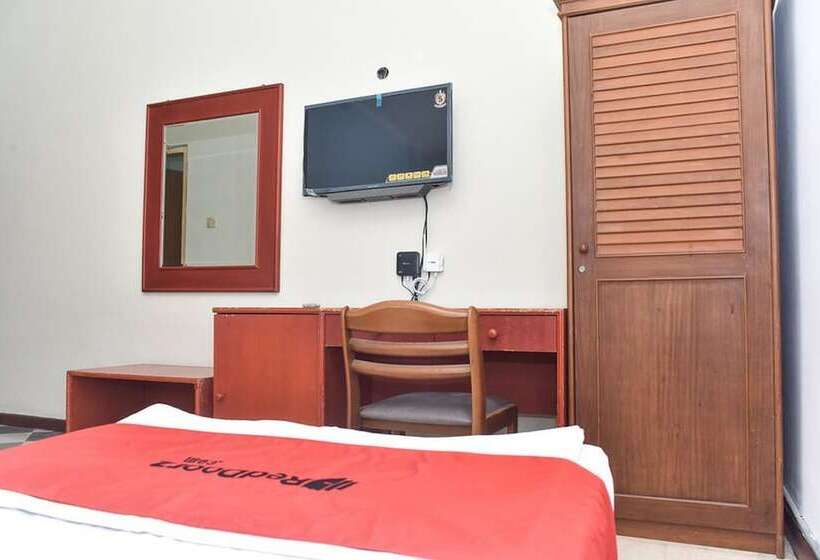 膳宿费 Reddoorz Near Kampung Warna Warni