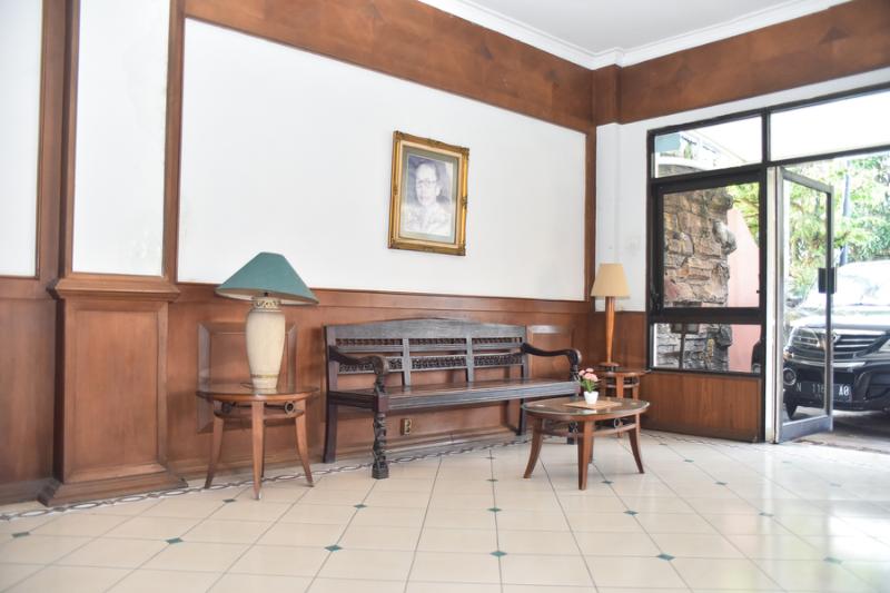 膳宿费 Reddoorz Near Kampung Warna Warni