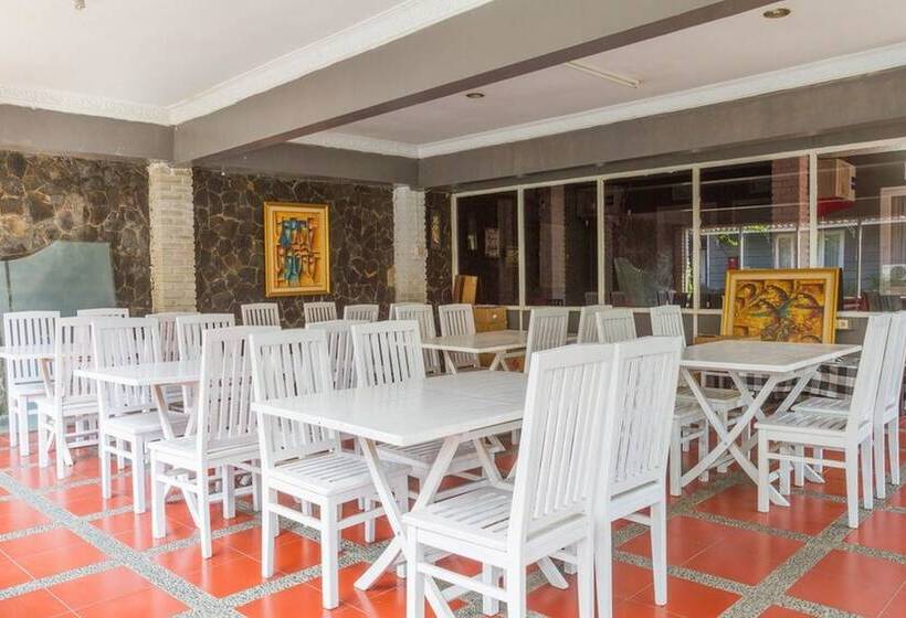 펜션 Reddoorz Plus @ Otista Garut