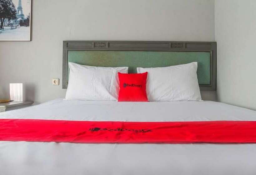 펜션 Reddoorz Plus @ Otista Garut