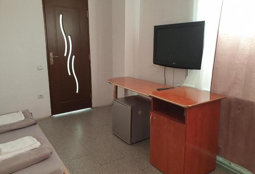 פנסיון Vila Fortuna Auri