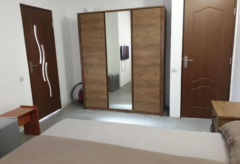 פנסיון Vila Fortuna Auri