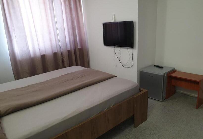 פנסיון Vila Fortuna Auri