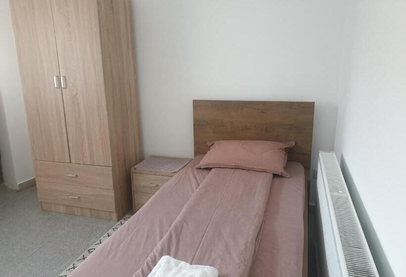 פנסיון Vila Fortuna Auri