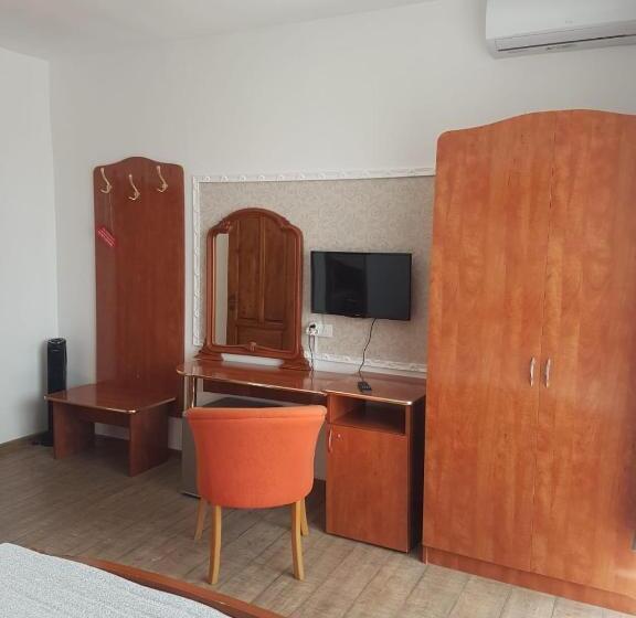 פנסיון Vila Fortuna Auri