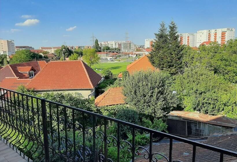 פנסיון Vila Fortuna Auri