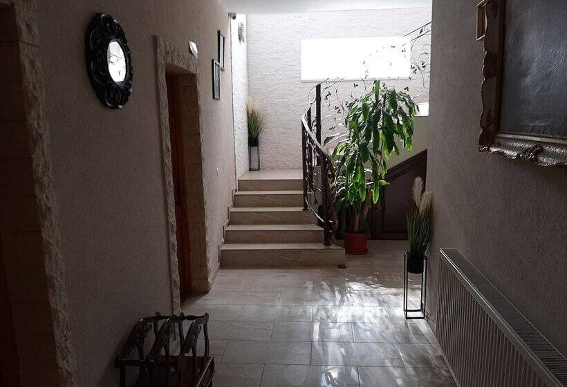 פנסיון Vila Fortuna Auri