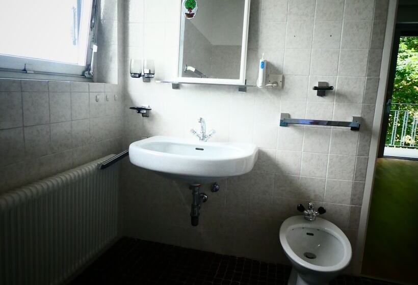 Prime Rooms Vienna   Hostel