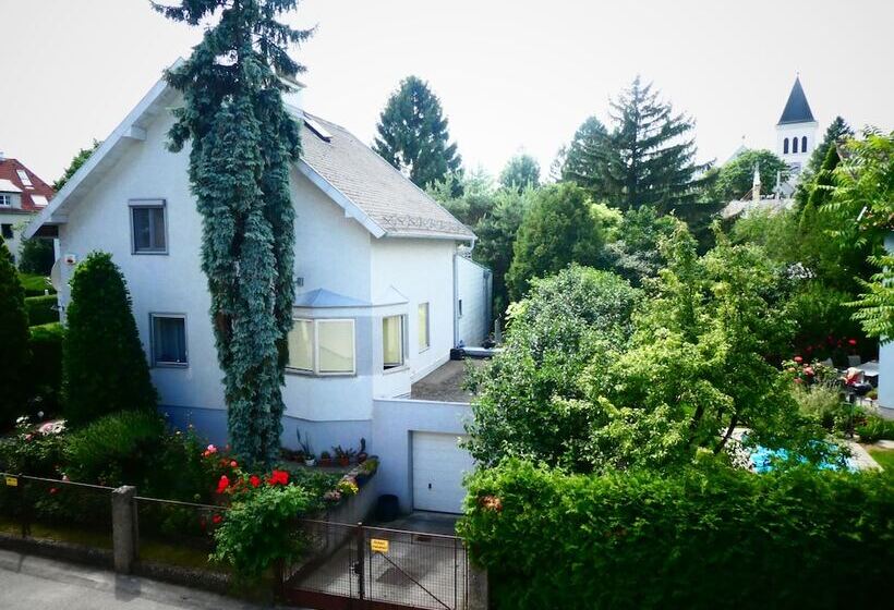 Prime Rooms Vienna   Hostel