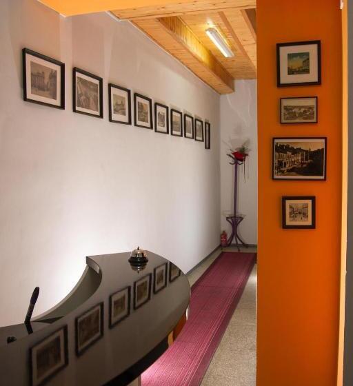 3 Bros' Hostel Cieszyn