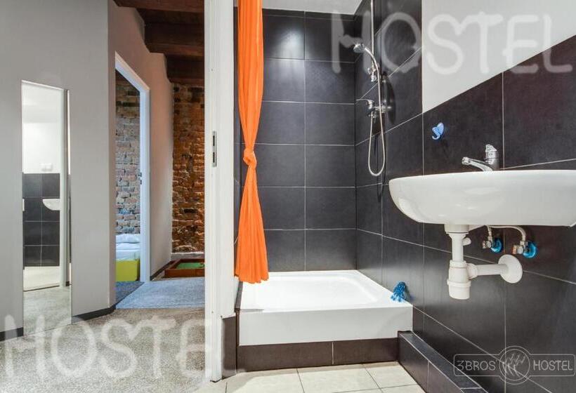 3 Bros' Hostel Cieszyn