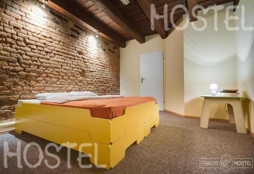 3 Bros' Hostel Cieszyn