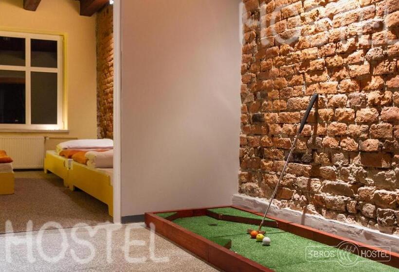 3 Bros' Hostel Cieszyn