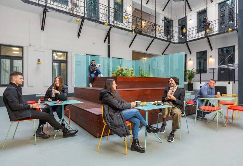 הוסטל a&o Budapest City