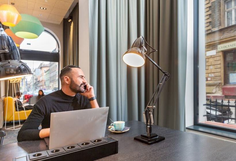 הוסטל a&o Budapest City