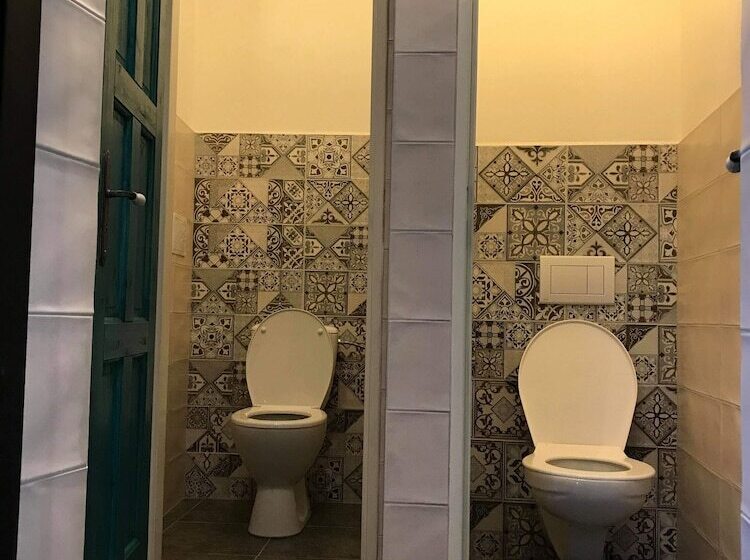 ユースホステル Castle Wall Inn