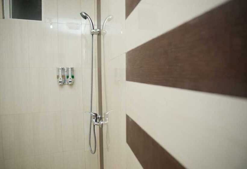 הוסטל Lapan Lapan By Oyo Rooms